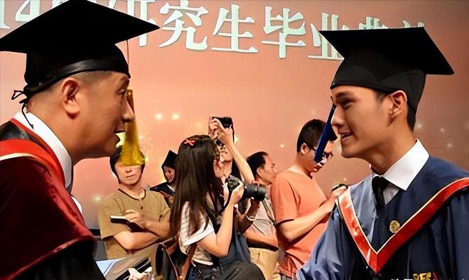 叶童没孩子悲哀赵雅芝儿子执着啃老更糟心72岁帮站台还被嫌弃(图6)