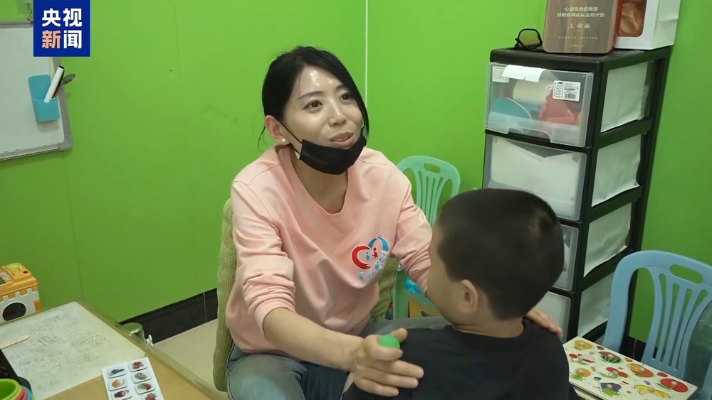 AI激发创造力 沙粒为笔打开心扉 用爱守护“星星的孩子”(图7)