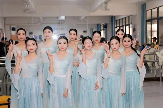 童心闪耀梦想花开!2026阳江少儿春晚精彩回顾20个精彩节目点亮艺术之夜!(图2)